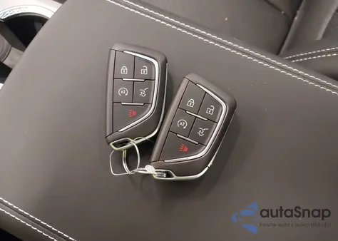 2026 Cadillac Vistiq Platinum z USA, uszkodzony, nr VIN 1GYC3RML5TZ711569